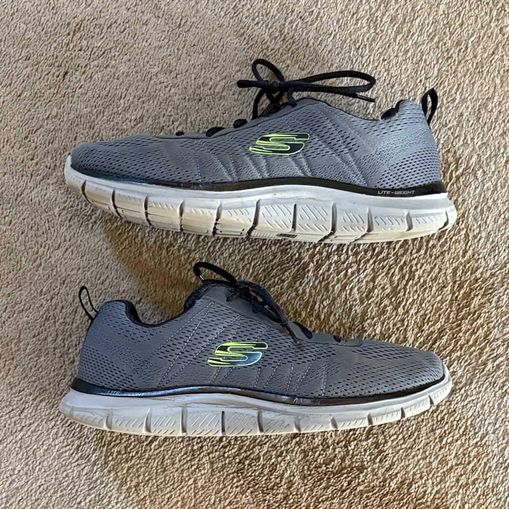 MENS SKECHERS SIZE 13